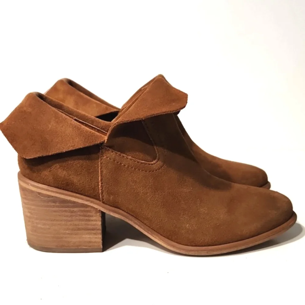 BP Brice Suede Chestnut Notched Fold Over Booties Size 8M